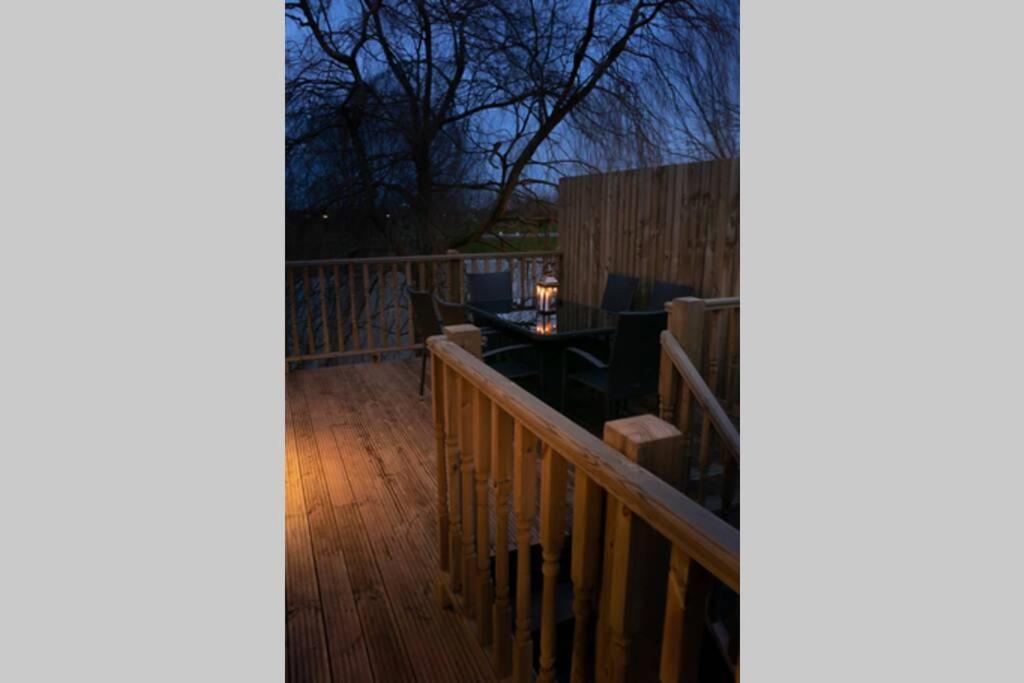 הוילה Old Leake The Treehouse - Sleeps 4 מראה חיצוני תמונה