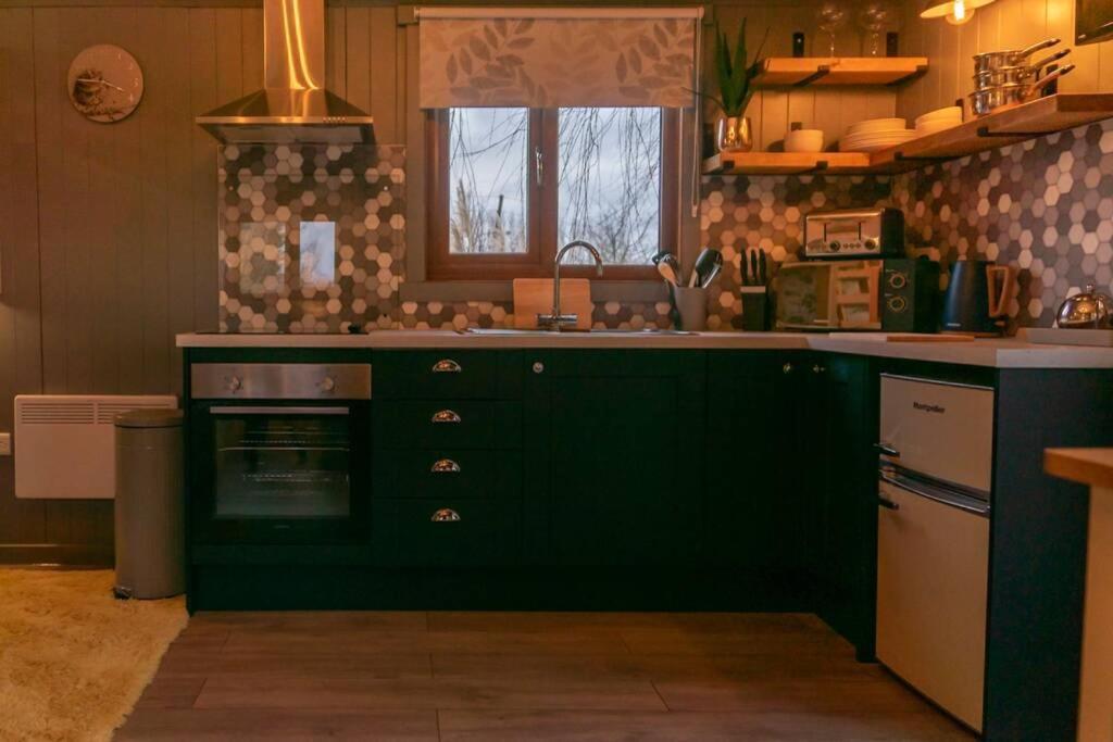 הוילה Old Leake The Treehouse - Sleeps 4 מראה חיצוני תמונה