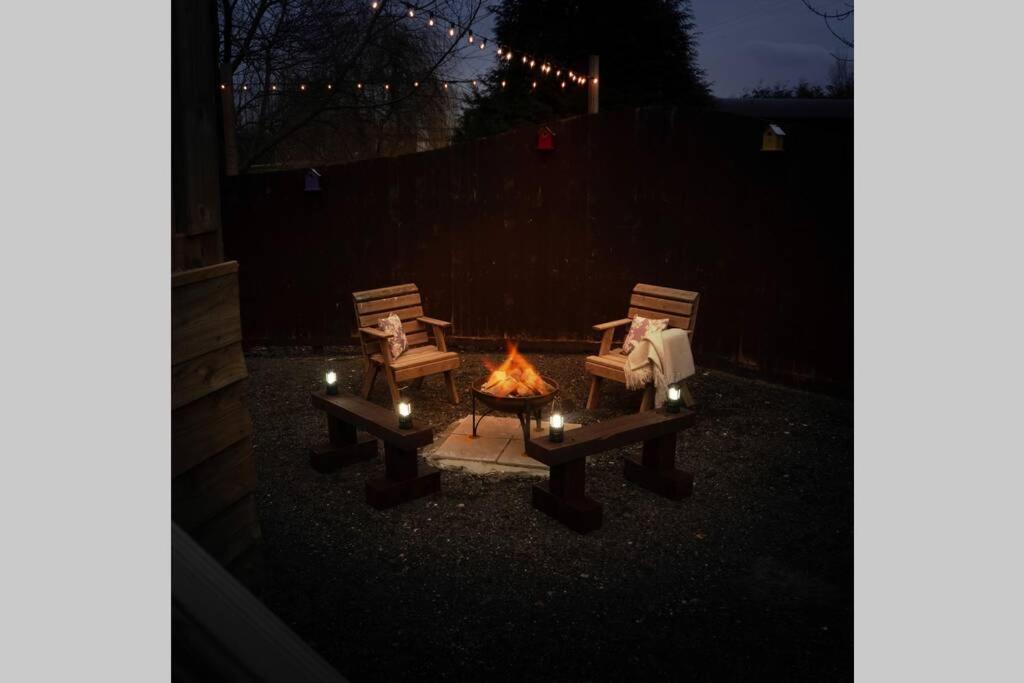 הוילה Old Leake The Treehouse - Sleeps 4 מראה חיצוני תמונה