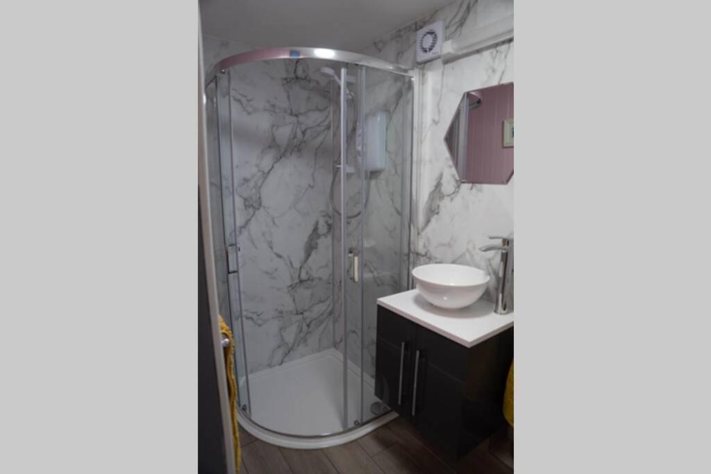 הוילה Old Leake The Treehouse - Sleeps 4 מראה חיצוני תמונה